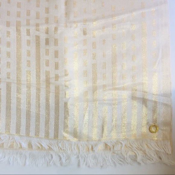 CALVIN KLEIN SCARF WRAP HUGE 28”X72” METALLIC GOLD - Picture 2 of 8